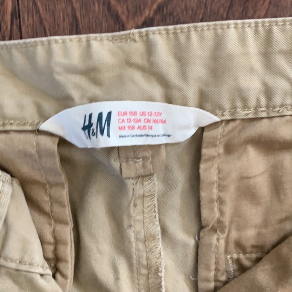 H and M kids khaki chino shorts size 12-13 - Picture 2 of 3